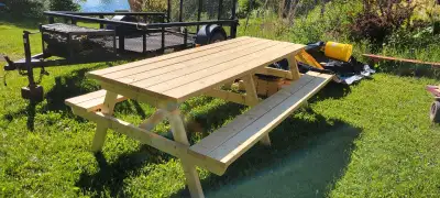 [BRAND NEW] --LARGE spacious 8ft Picnic Table - Perfect for enjoying SUMMER BBQ Gatherings with frie...
