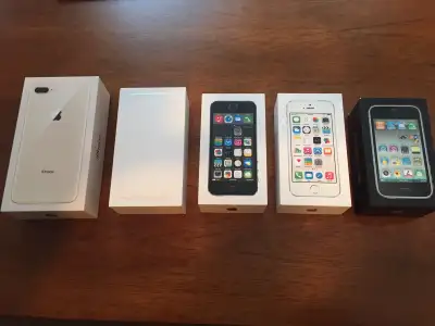 Boite Vide de Apple Iphone 3 Gs, Iphone 5s et Iphone 6 , Iphone Xr 20$ Chacune 514-927-3090 txt ou e...