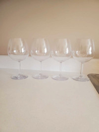 4 Plastic Wine Glasses