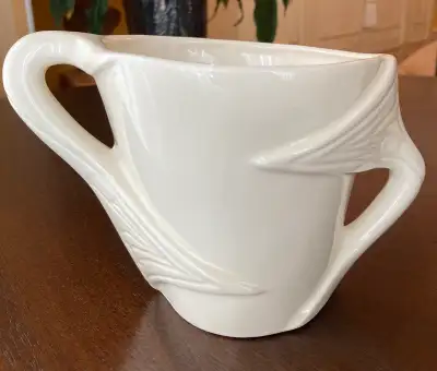 Robinson Ransbottom Pottery Co Planter, View more
