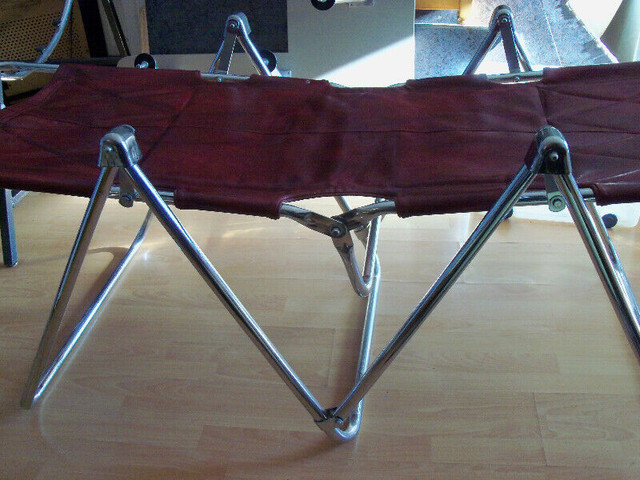 Table d'exercise Table in Exercise Equipment in Gatineau - Image 3