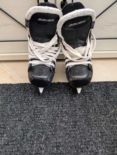 In great condition size 9 youth EUR 26