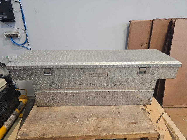 Dee Zee brand aluminum tool box in Tool Storage & Benches in Edmonton