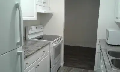 $2999 / month, Clayton Park West newly renovated 2 bedroom+den condo unit for rent. Located in Clayt...