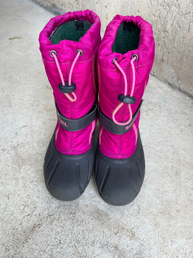 Sorel Winter Boots kids Size 5 - Excellent condition  in Women's - Shoes in Oakville / Halton Region - Image 2
