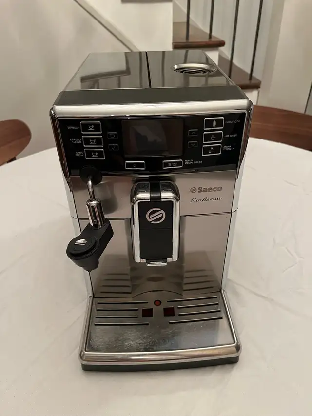 HD8924 Saeco PicoBaristo Super-automatic espresso machine in Coffee Makers in Ottawa - Image 4