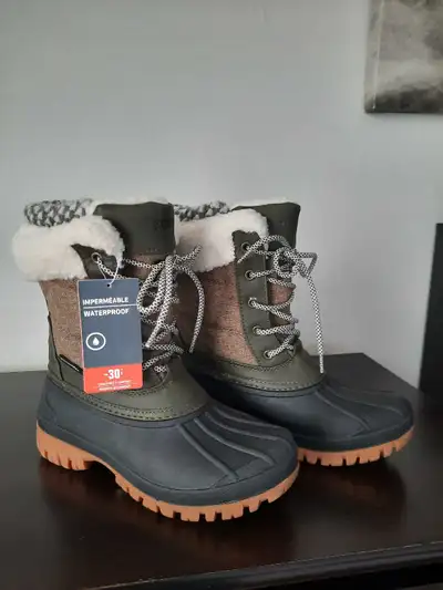 Waterproof boots, brand new,  size 7, View more
