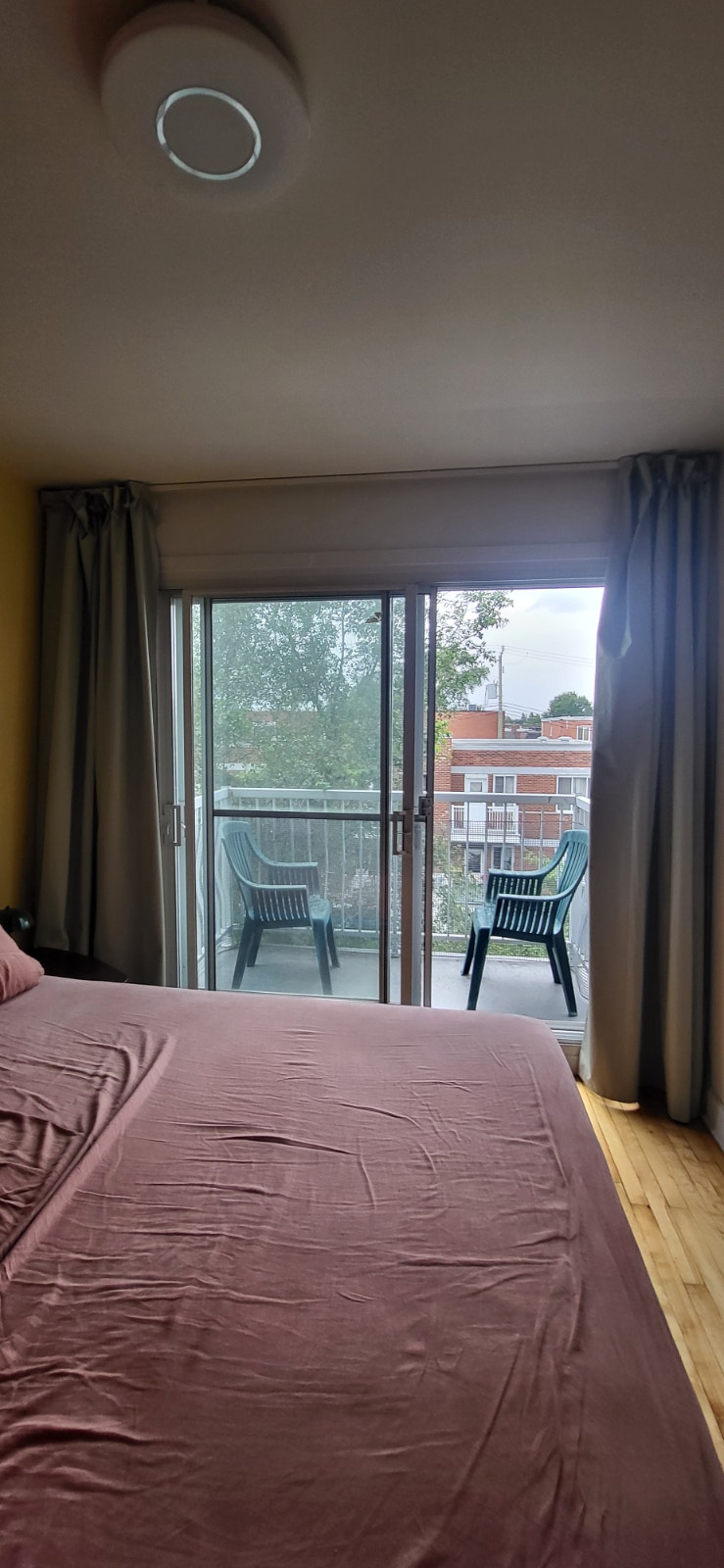 3 et demi , Parc extension, dispo maintenant — photo 3