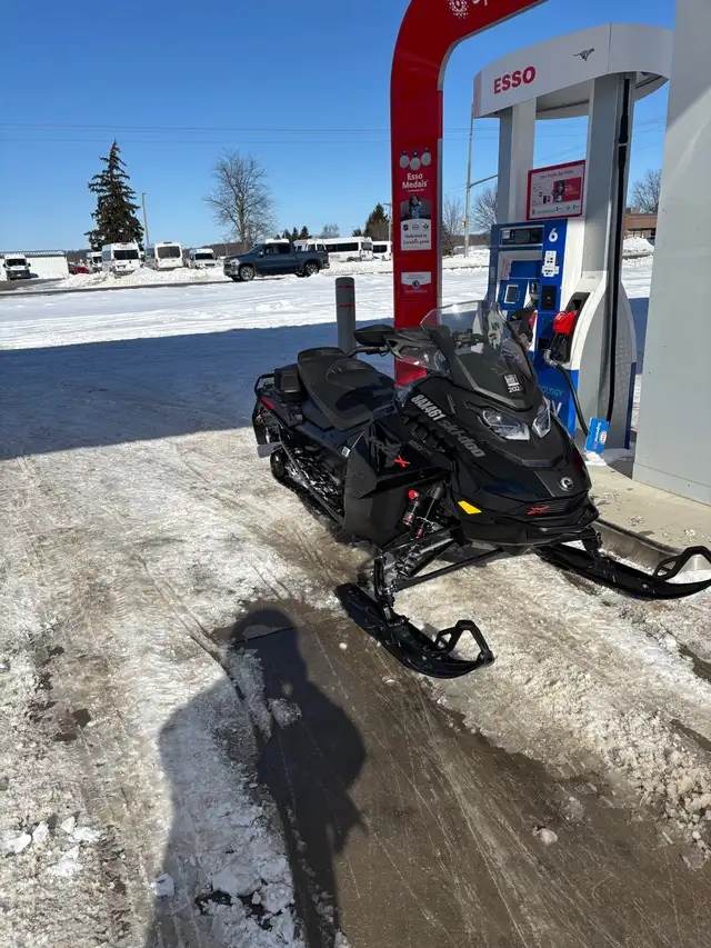2024 Skidoo MXZX 850 137”  in Snowmobiles in Sarnia - Image 2