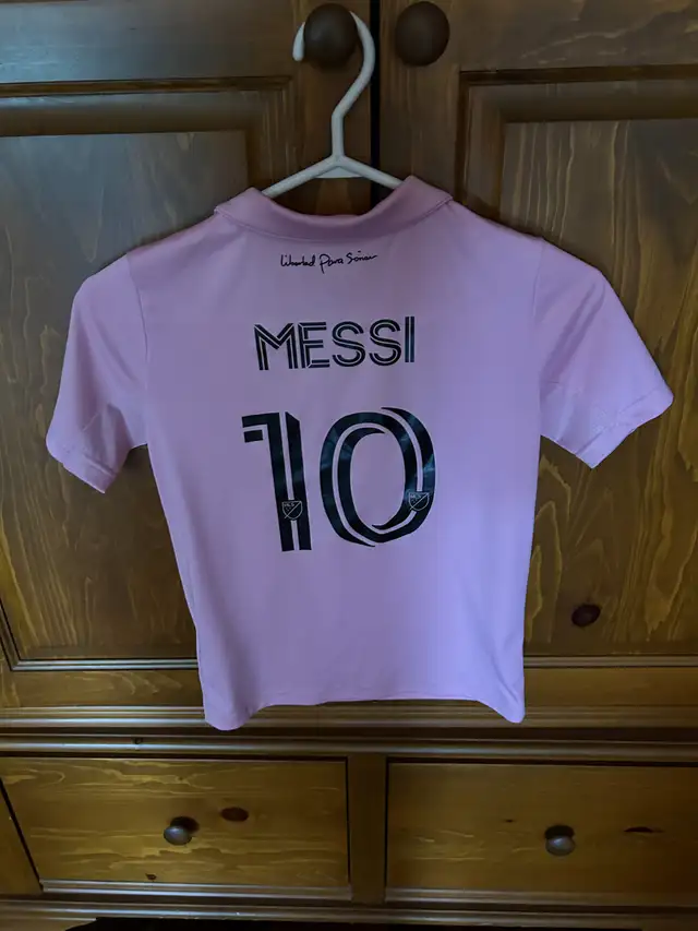 Inter Miami Soccer Jersey Kids Messi #10 in Soccer in Oshawa / Durham Region - Image 3