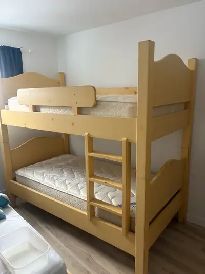 lits deux étages en bois avec matelas, View more
