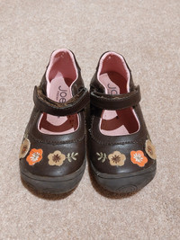 Toddler girls shoes size 8