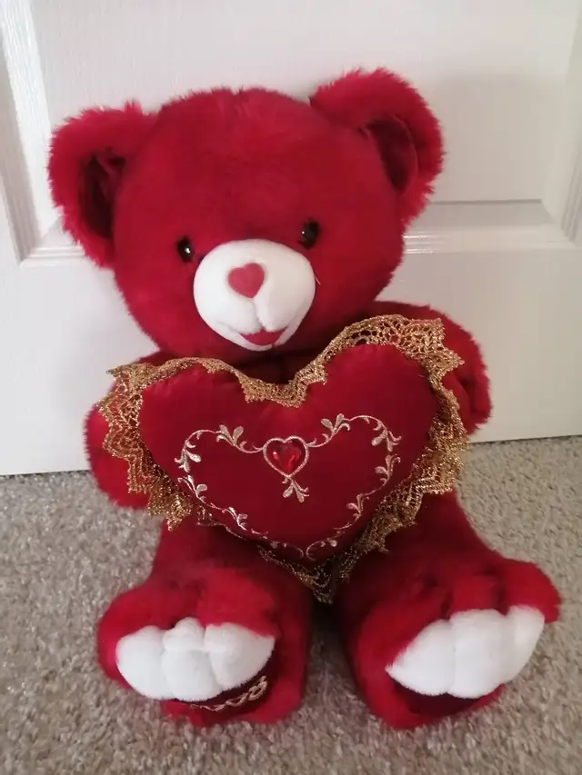 PLUSH VALENTINE's TEDDY BEAR