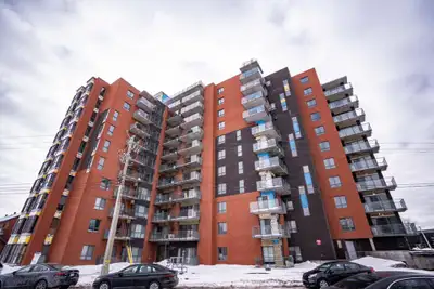 2 CHAMBRES, 2 SALLES DE BAIN / 2 BEDS, 2 BATHS 5792 Ave Parkhaven, Cote St Luc H4W 0C2 (English belo...