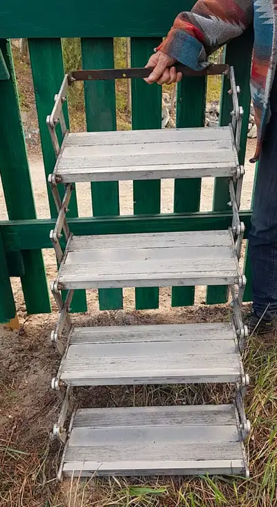 Folding RV Stairs in good condition 125$