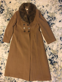 *Like NEW* Jacket With Fur Collar