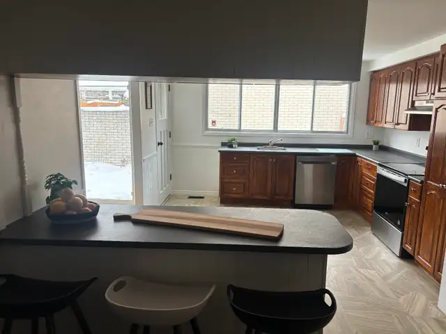 Charming Bungalow For Sale in Houses for Sale in Kitchener / Waterloo - Image 14