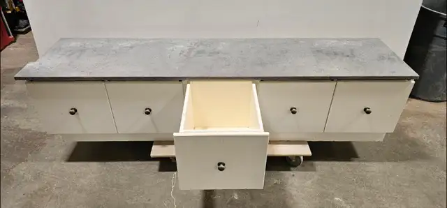 Window Seat/Mudroom63848996611713122