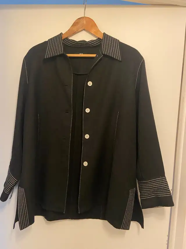 Veste femme in Women's - Tops & Outerwear in City of Montréal - Image 2