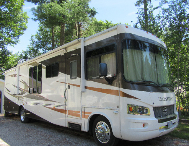 2009  Class A Motor home for Sale in RVs & Motorhomes in Grand Bend - Image 2