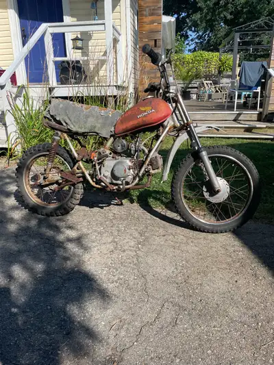 1973 Honda SL70. $400 or best offer Seized valve, but engine not seized.