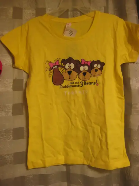 GIRLS YELLOW TORONTO CANADA 'GOLDIMOOSE AND THE 3 BEARS' T-SHIRT62864744039169123