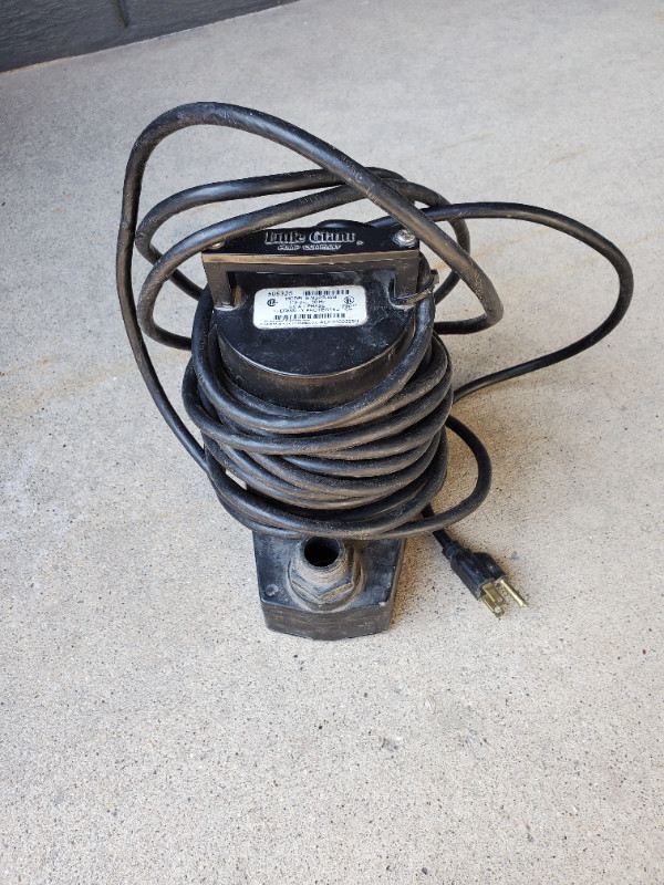 Little Giant Submersible 1/6hp Pump in Other in Winnipeg