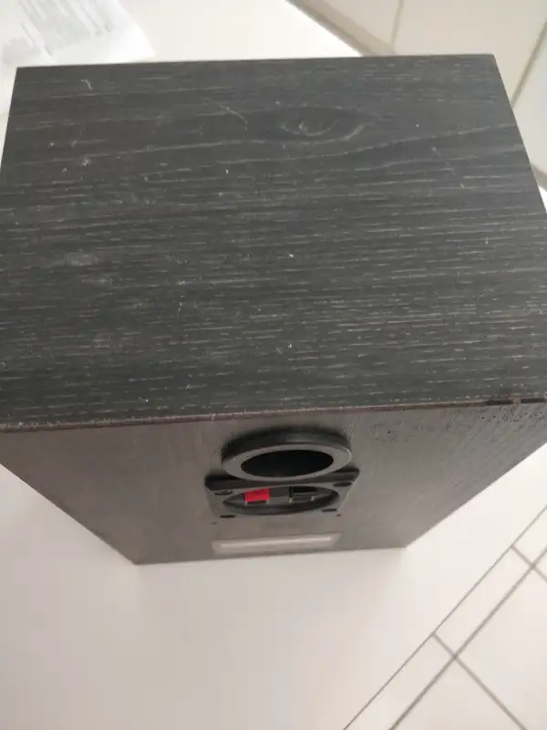 Signet SL240B/U Bookshelf Speakers in Speakers in Markham / York Region - Image 5