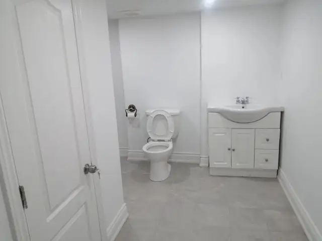 3 Bedroom 2 washroom plus den Basement apartment in Ontario in Canada - Image 6