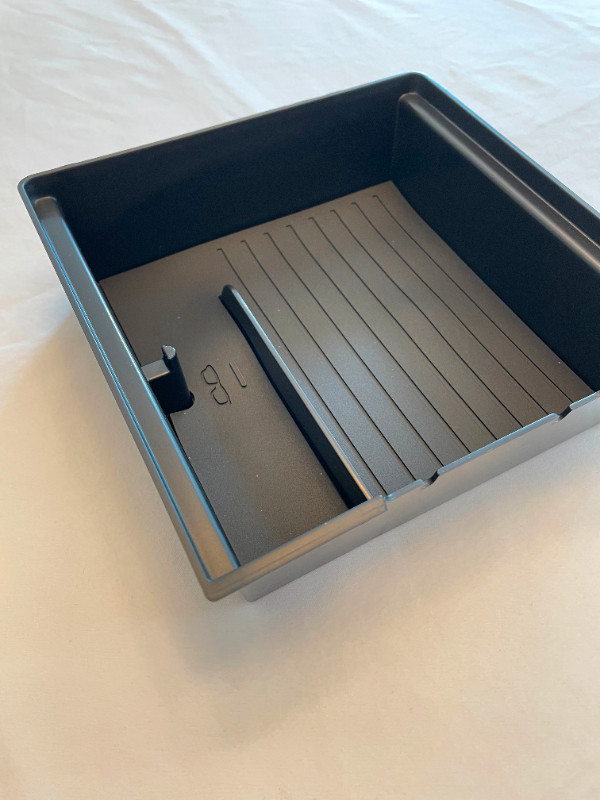 Model 3+ HighLand console tray | ShinyEV in Other Parts & Accessories in Mississauga / Peel Region - Image 3