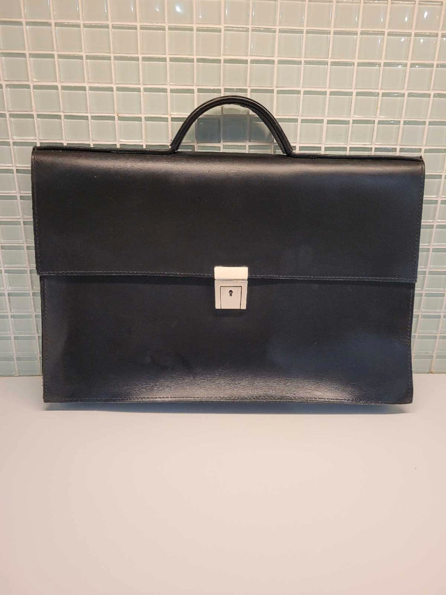 Slim, all-leather briefcase in iPad & Tablet Accessories in Oshawa / Durham Region