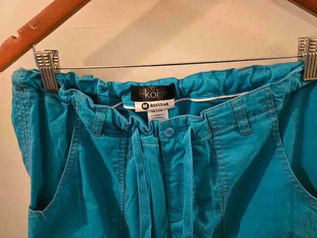 kio scrub pants  in Women's - Bottoms in Edmonton - Image 4