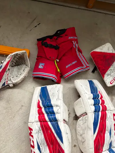 Youth goalie equipment - Oakville Rangers, View more