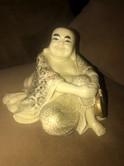 Vintage resin Buddha - a good quality and heavy resin, View more