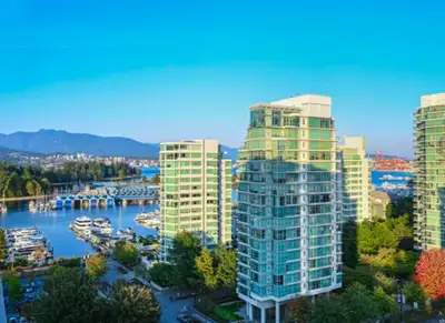 Luxurious Coal Harbour Living at Lumiere Welcome to Lumiere, Coal Harbour's pinnacle of boutique lux...
