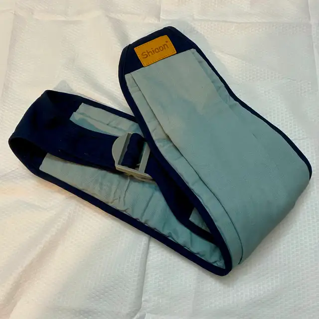 NEW Baby Carrier Sling for newborns, babies, toddlers in Strollers, Carriers & Car Seats in Brantford - Image 9