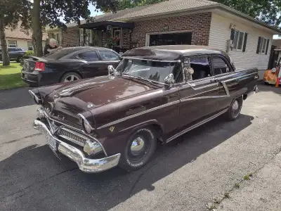 1955 Meteor Rideau, 350 Chev, 4 spd Muncie, interior and upholstery redone, aluminum rad, electric f...