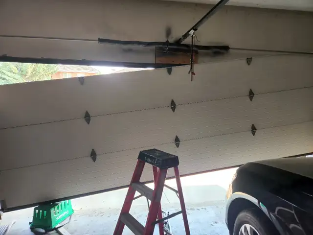 GARAGE DOOR REPAIR EDMONTON AND NEAR BY AREA62863223565442125