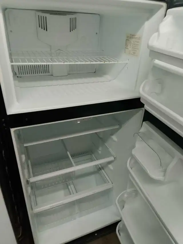 Frigidaire black refrigerator 30 days warranty delivery availabl in Refrigerators in Kitchener / Waterloo - Image 4