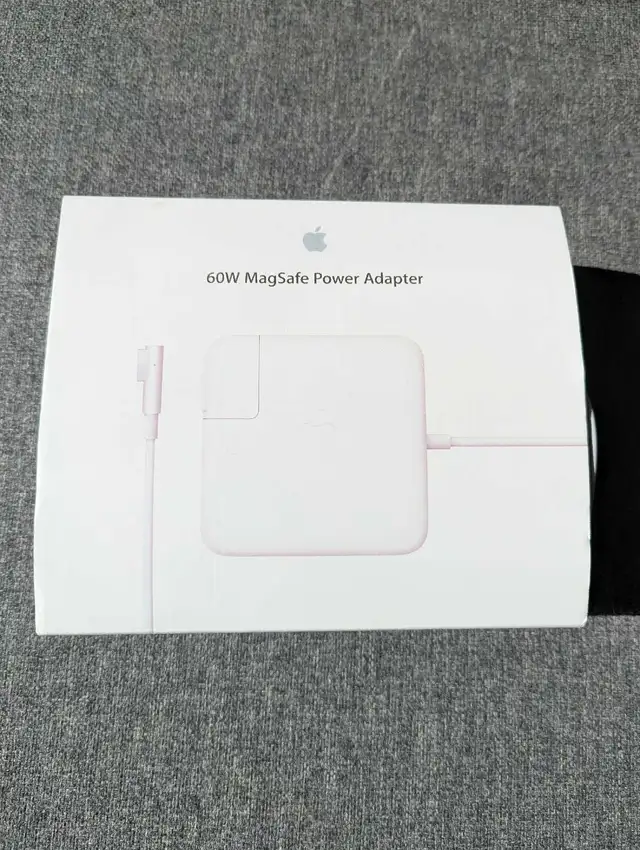 Apple 60W MagSafe Power Adapter in Laptop Accessories in City of Toronto - Image 2