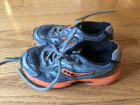 Saucony running shoes size 13 (31eu)