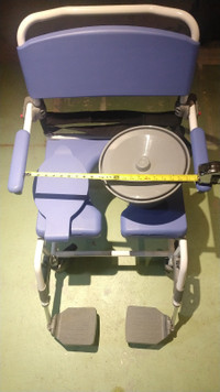 Commode/shower chair 