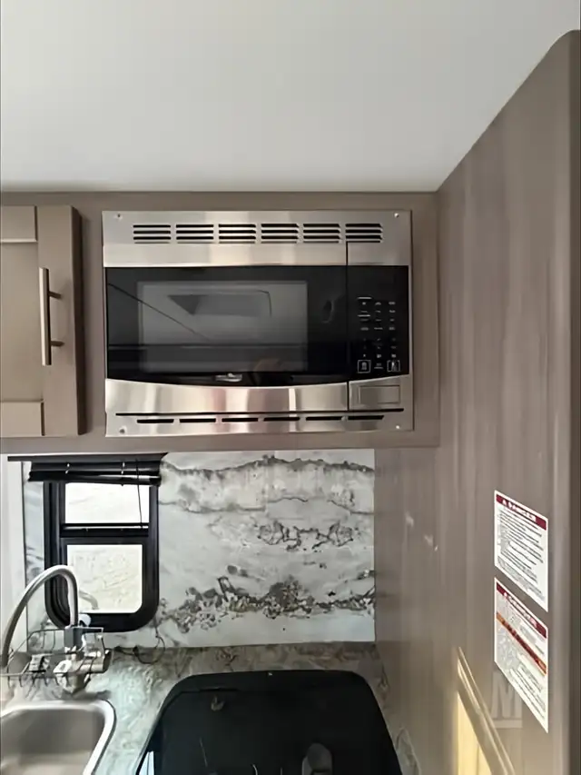 2022 CrossRoads Sunset Trail 188BH - Bunkhouse Travel Trailer in Travel Trailers & Campers in Chilliwack - Image 7