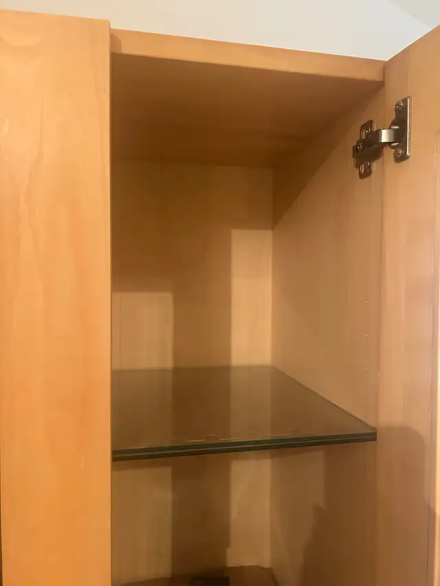 Glass cabinet in Bookcases & Shelving Units in Ottawa - Image 4