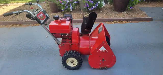 Toro Gas Snowblower in Snowblowers in Regina - Image 2