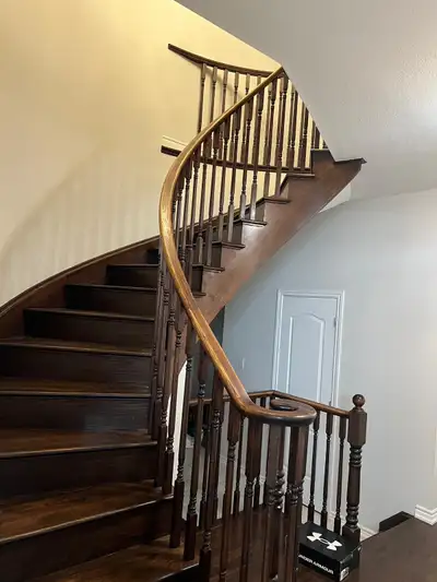 5 Bedrooms 4.5 Bathrooms 4 Parking Backyard and patio Family room and living room and Den No pets al...