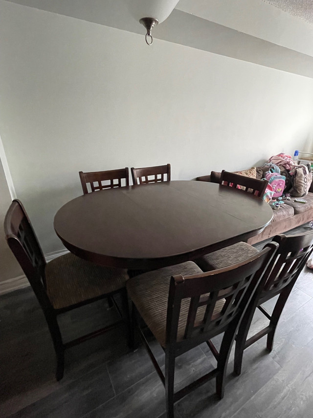 BREAKFAST DINING TABLE & 6 CHAIRS in Dining Tables & Sets in Mississauga / Peel Region - Image 4