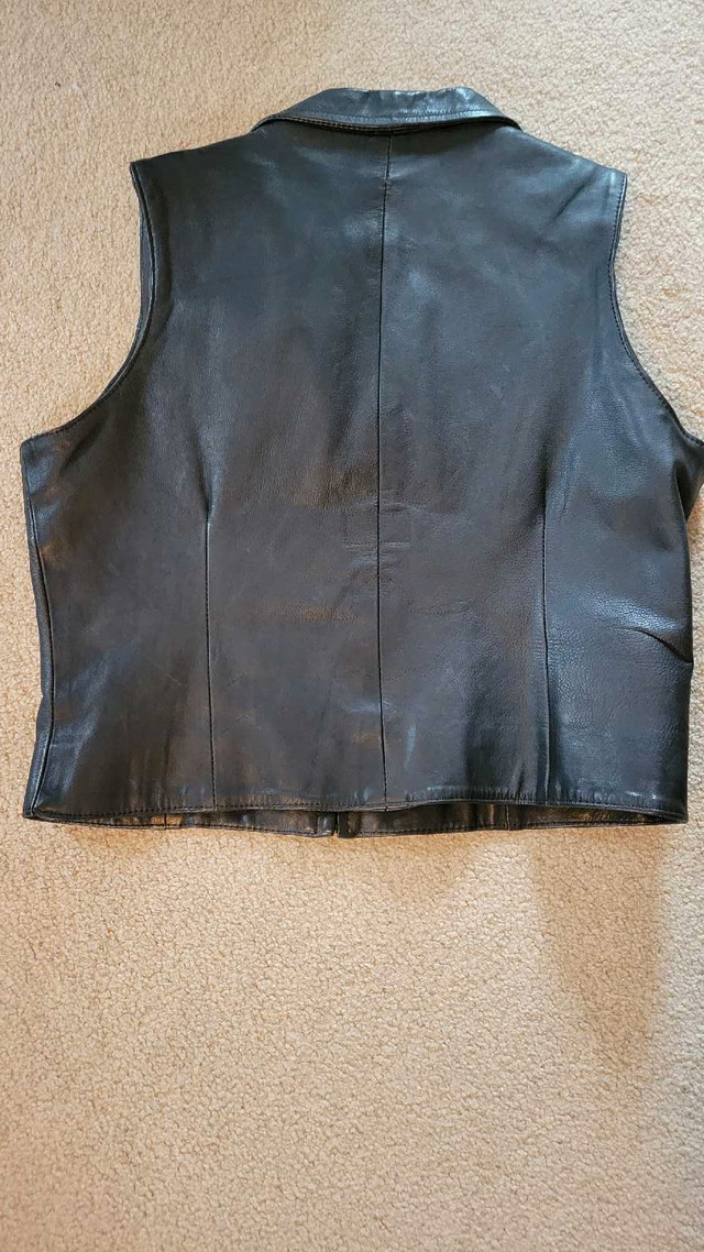 Women's Leather Vest (xl)  in Women's - Tops & Outerwear in Kawartha Lakes - Image 3