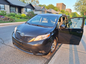 2017 Toyota Sienna -