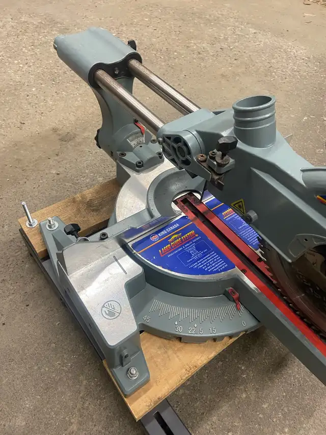 King Canada 10” sliding Miter Saw in Power Tools in Calgary - Image 5